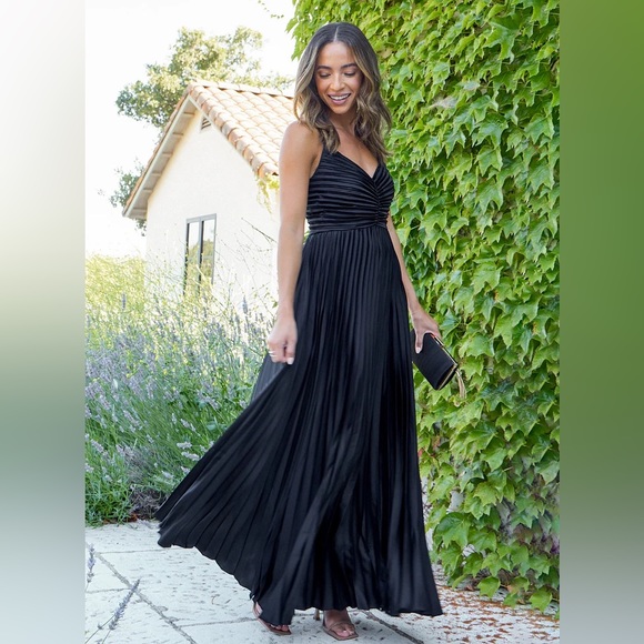 black dresses for date night The Dress Color:Same as Picture( SHORT BURGUNDY DRESS) Garment Fit:FIT AND FLARE Beach Wedding Party Attire